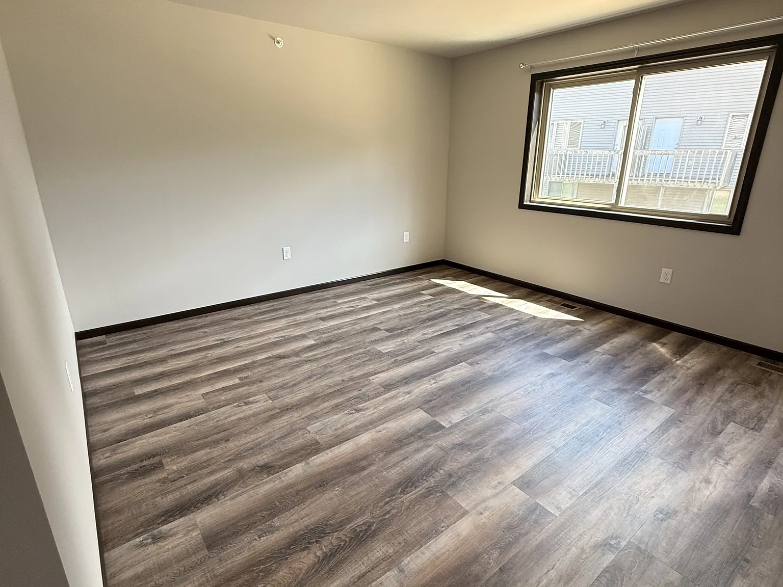 Fox Meadow Townhomes - 3135 - 6 — Photo 3