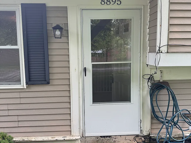 8895 Fairlane Dr — Photo 3