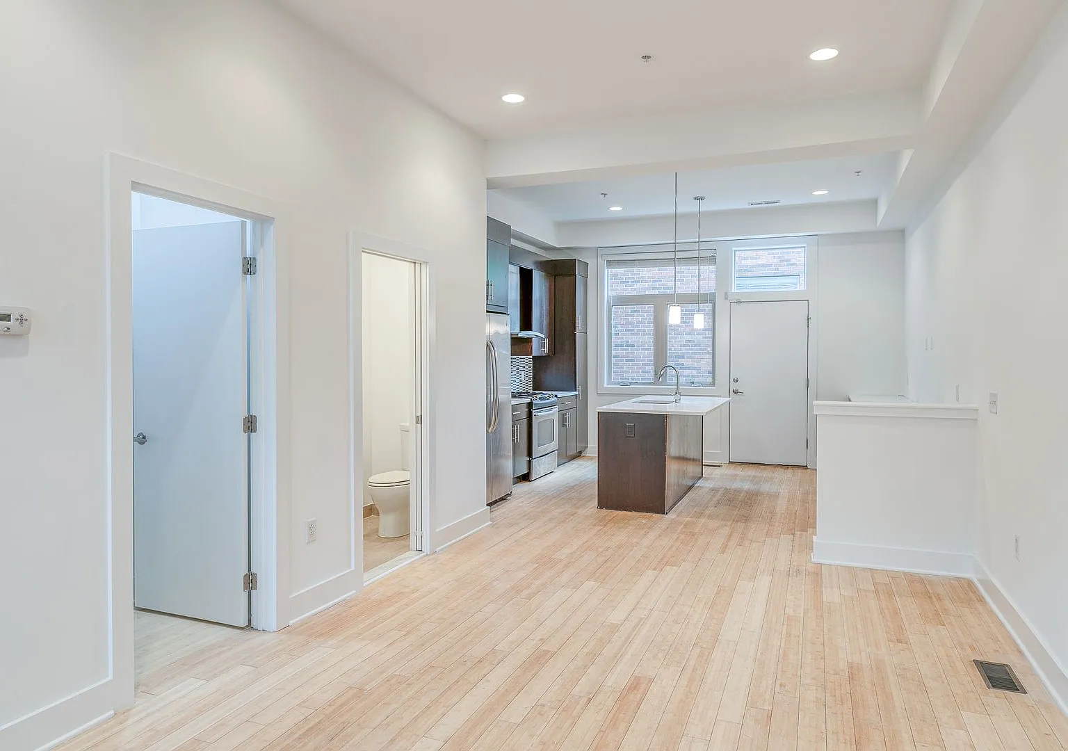 Northern Liberties Townhome with Parking — Photo 3