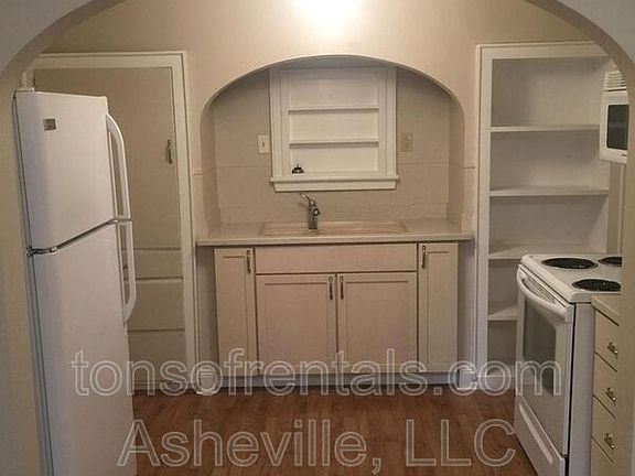 4th image of 1 Gables Pl