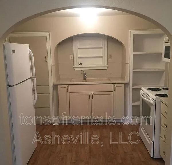1 Gables Pl — Photo 4