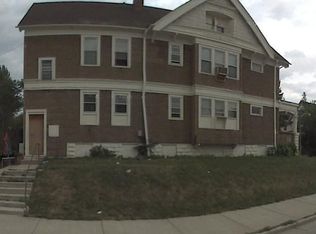 3430 W Walnut St, Milwaukee, WI 53208