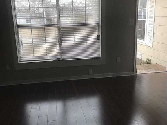 2nd image of 4318 Cunningham Dr