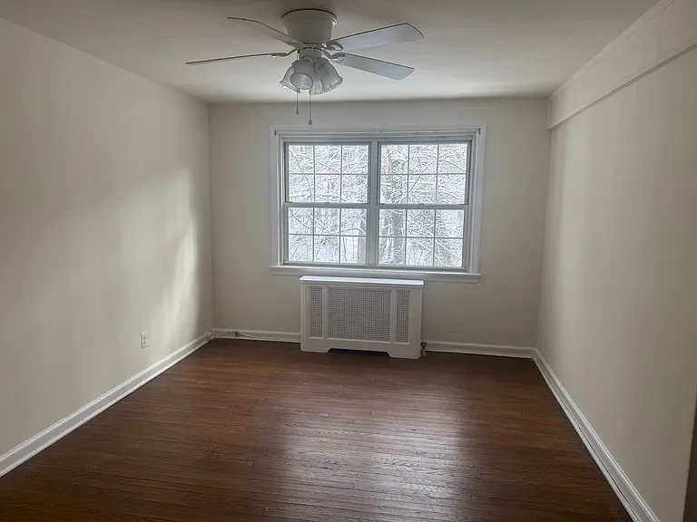 Jericho Manor Apartments — Photo 25