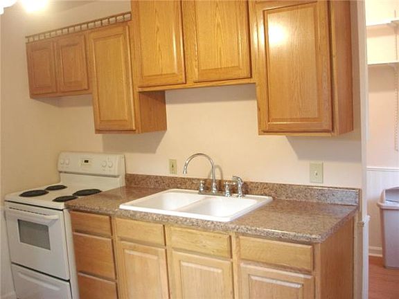 4th image of 2320 Wildwood Ave