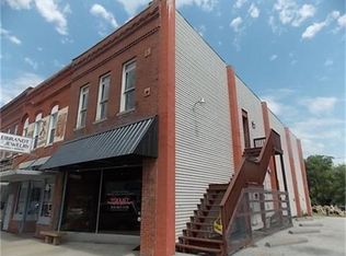 211 E 3rd St, Cameron, MO 64429