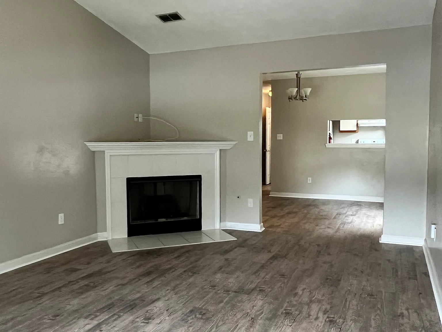 2 bed, 1050 sqft, $1,325 — Photo 2