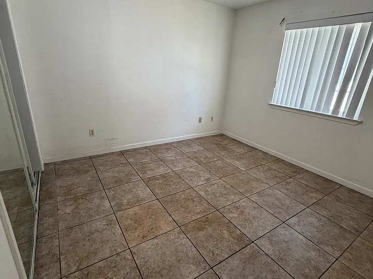 101 E Lang St #2 — Photo 9