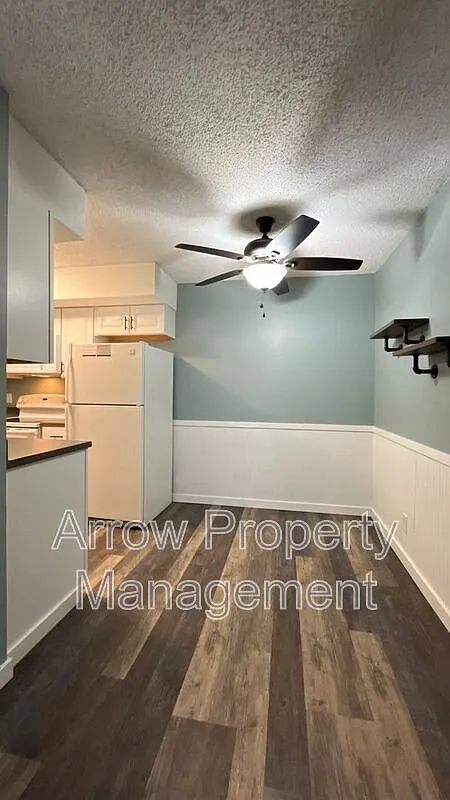2 bed, 1.0 bath, 826 sqft, $1,200 — Photo 4