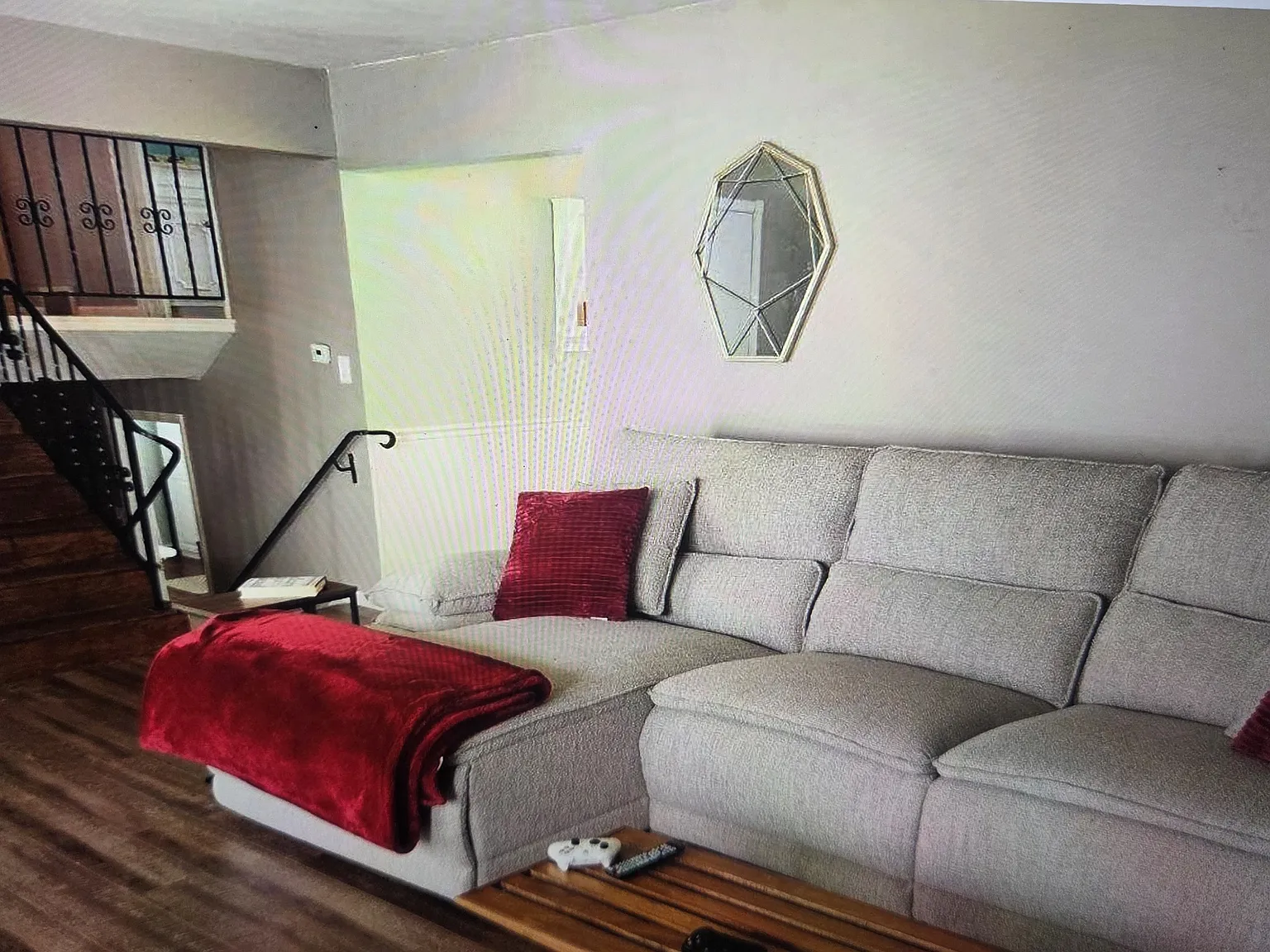 3 bed, 1924 sqft, $1,900 — Photo 2
