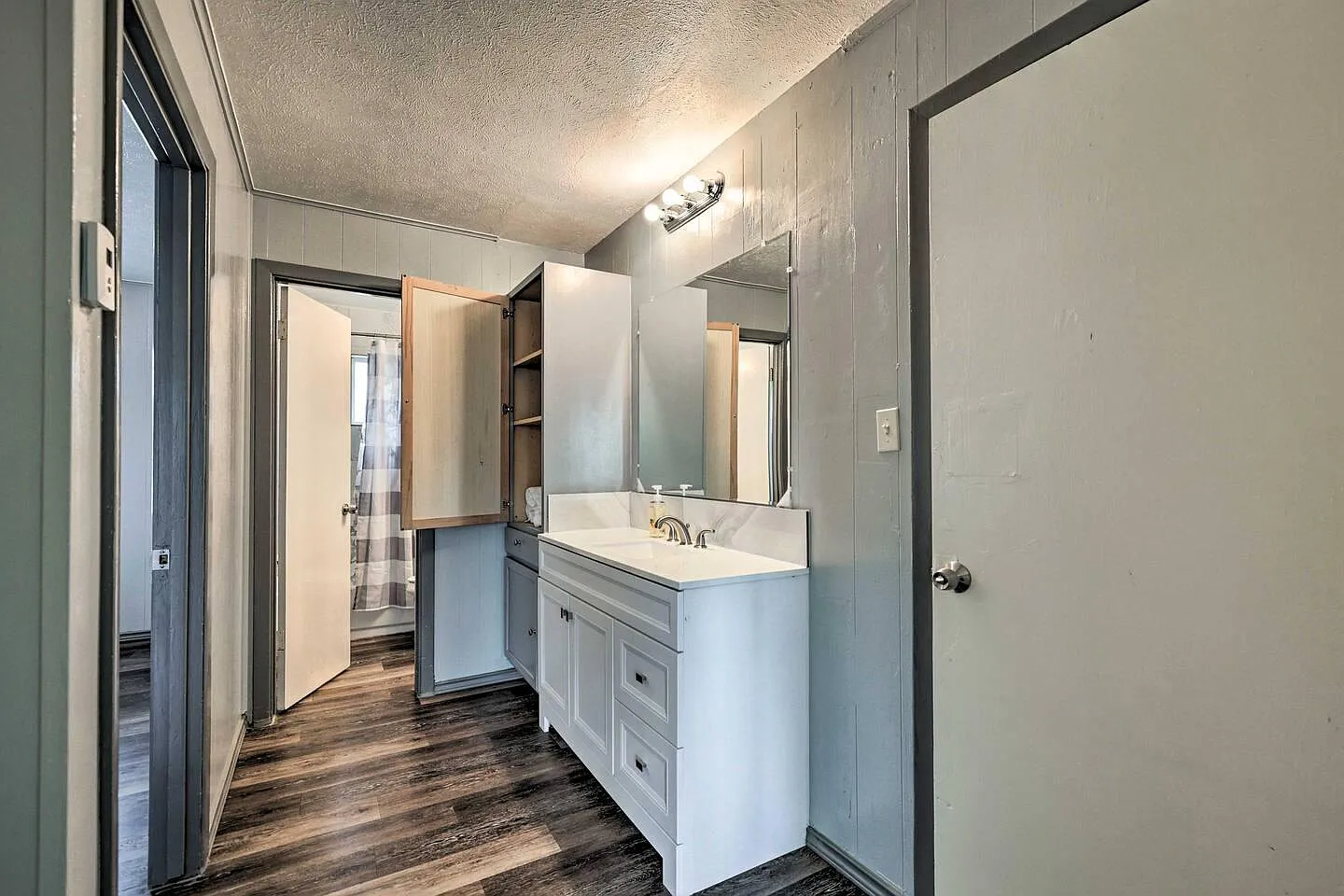 2 bed, 900 sqft, $1,200 — Photo 4
