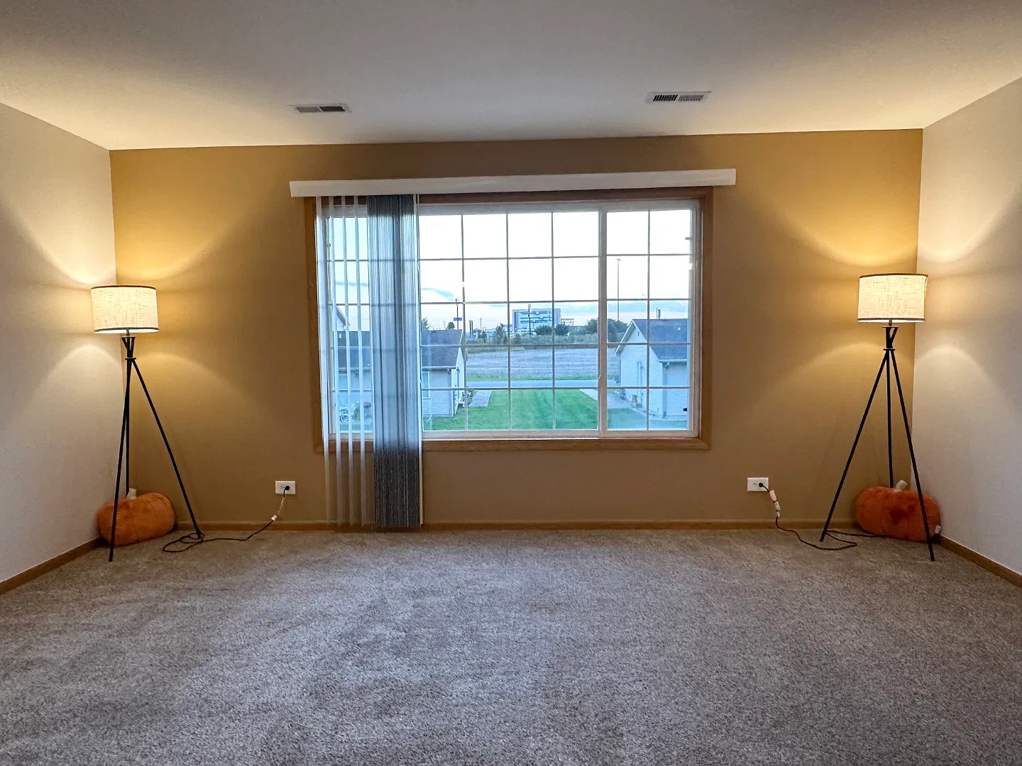 2 bed, 1200 sqft, $1,700 — Photo 4