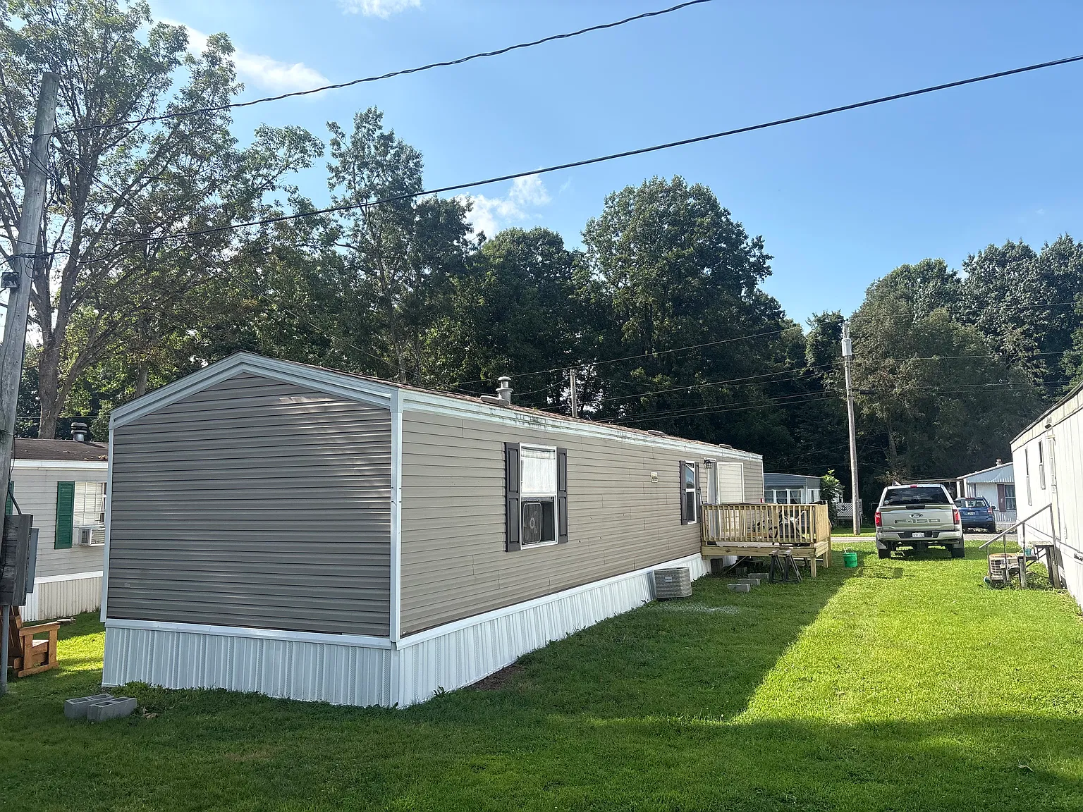 3 bed, 924 sqft, $650 — Photo 2