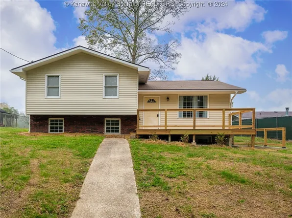 1246 Garden Heights Dr, South Charleston, WV 25309