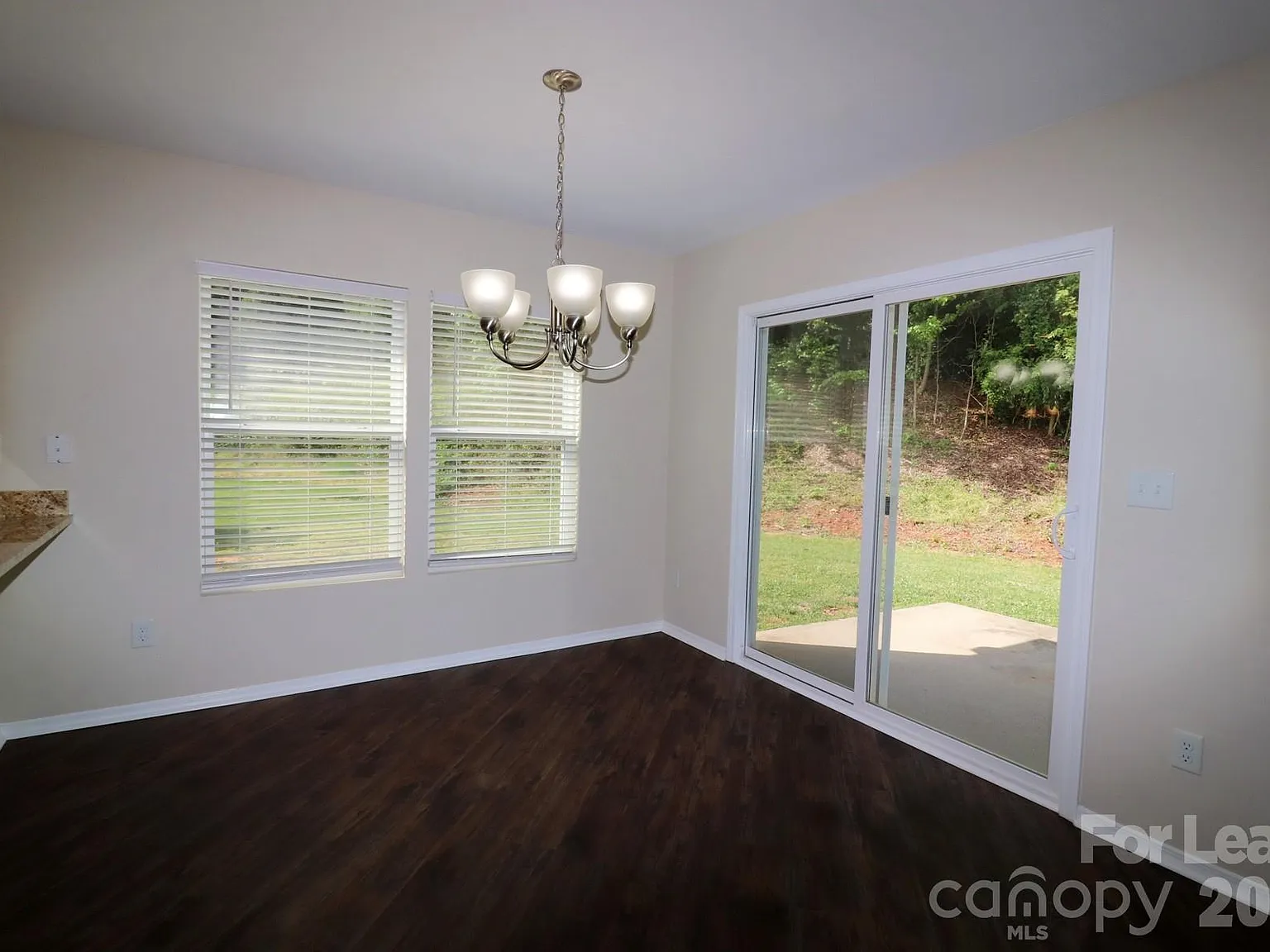 3 bed, 3.5 bath, 1771 sqft, $2,200 — Photo 4