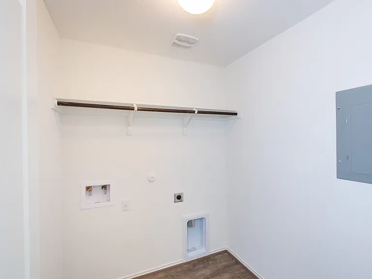 1003 Honey Locust Way — Photo 3