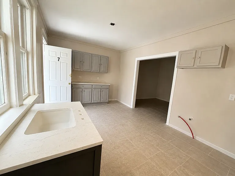 89 Clinton St #7 — Photo 5