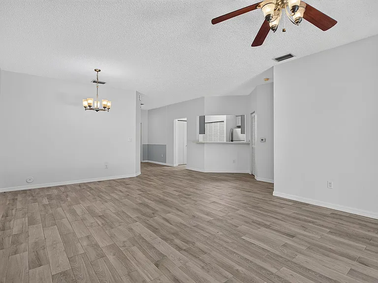 1263 SW 48th Ter — Photo 11