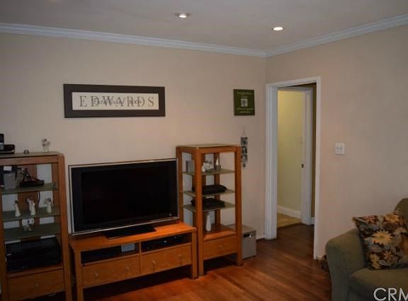 4th image of 2117 N Kenwood St