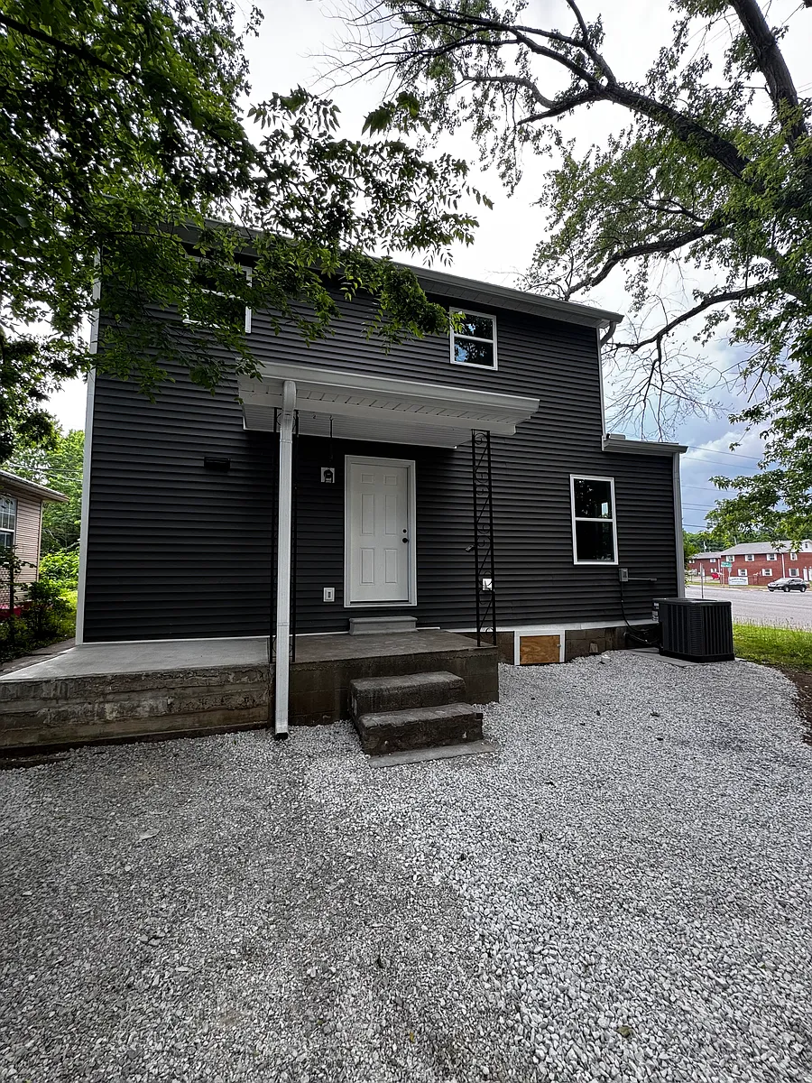 Building Photo - 532 Church Ave