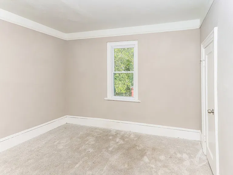 1674637_024_bedroom_13193033.jpg