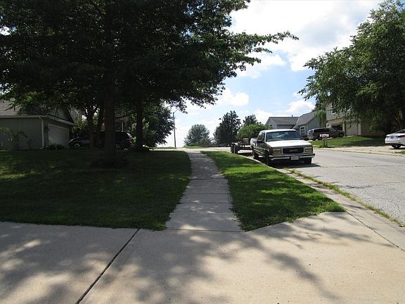 4th image of 905 Hawthorne Dr