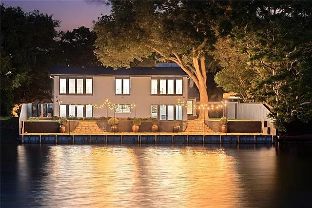 8 Park Island Dr — Photo 44