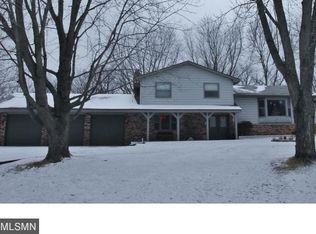 16370 High Bluff Cir, Carver, MN 55315