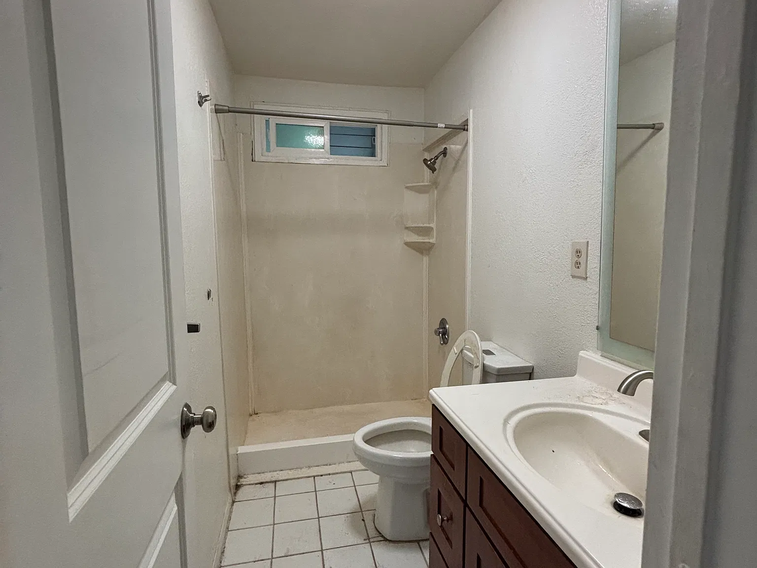 3 bed, 1068 sqft, $3,000 — Photo 3