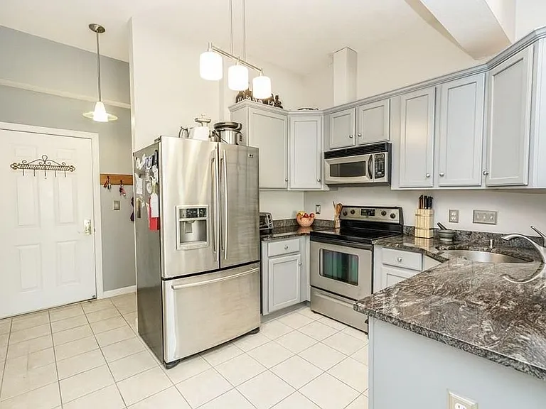 50 Adams St #209 — Photo 8
