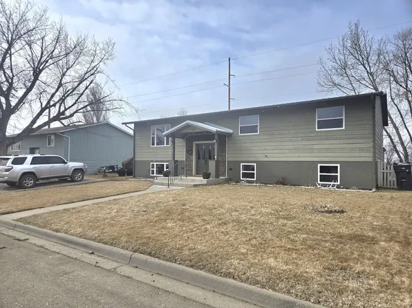 301 Ponderosa Dr, Miles City, MT 59301