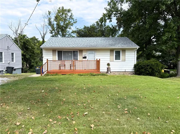 63 Oak Ridge Dr, Decatur, IL 62521