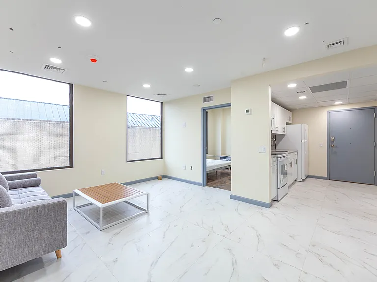 216 N River St #304 — Photo 1