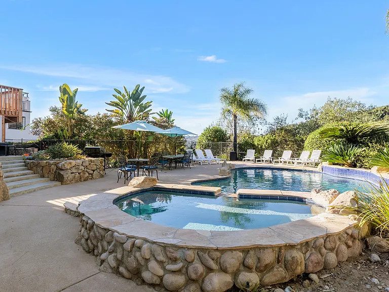 2808 Lakemont Dr — Photo 2