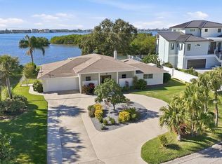 8632 Dunmore Dr, Sarasota, FL 34231