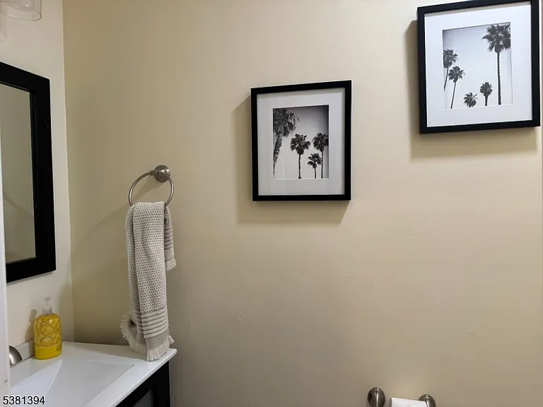 4 Woodward Ln — Photo 18