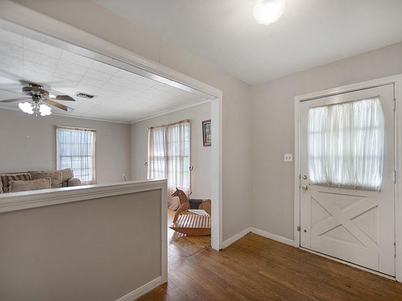 5th image of 211 15th St