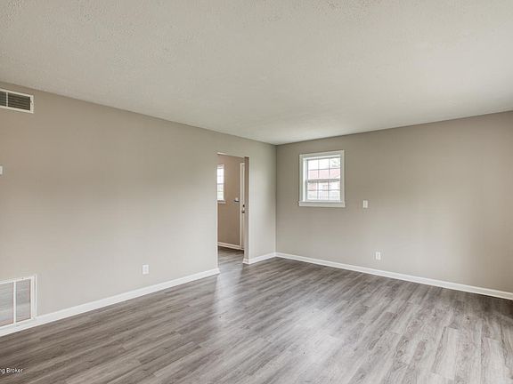2nd image of 13203 Forge Cir