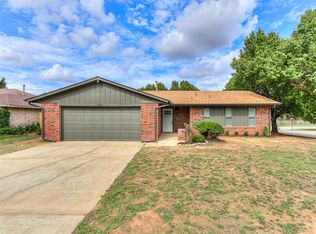 1701 Greenway Ave, Yukon, OK 73099