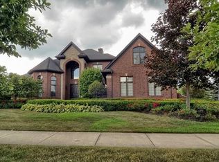 20951 Maybury Park Dr, Northville, MI