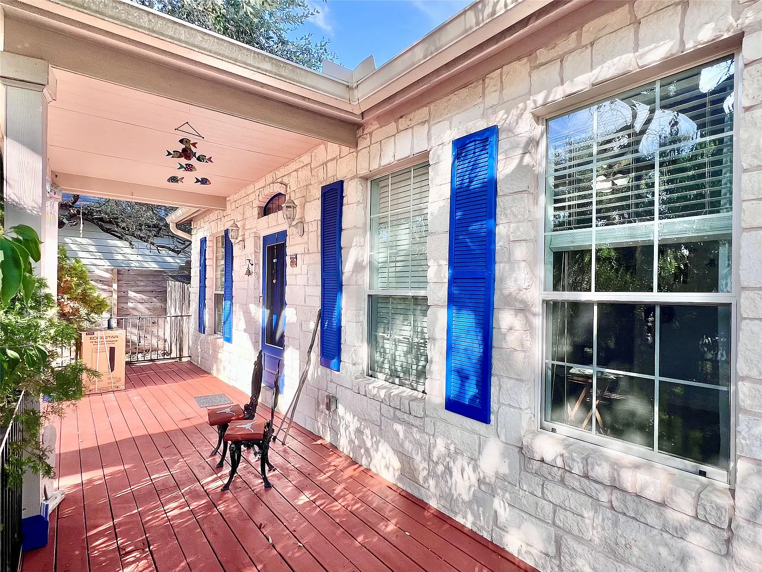 3 bed, 2.0 bath, 1152 sqft, $2,450 — Photo 4