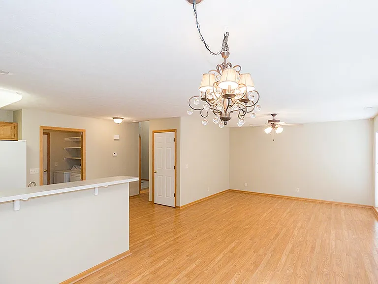 6910 Milan Dr — Photo 5