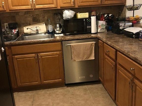 4th image of 800 Governors Dr APT 26