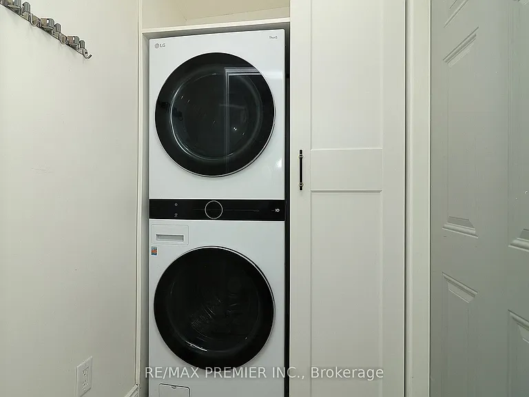 27 Prairie Dunes Pl — Photo 13
