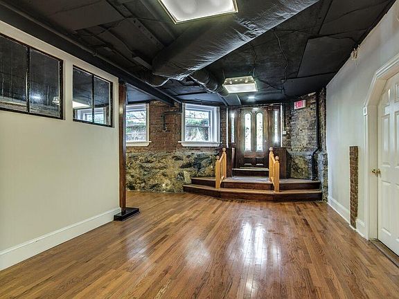 3rd image of 1033 Beacon St #B