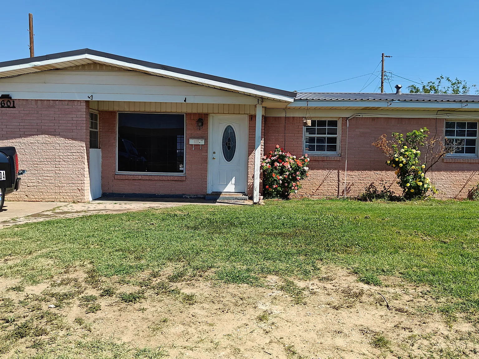 3 bed, 1342 sqft, $1,400 — Photo 1