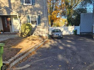 16 Mac Arthur Dr, Edison, NJ 08837