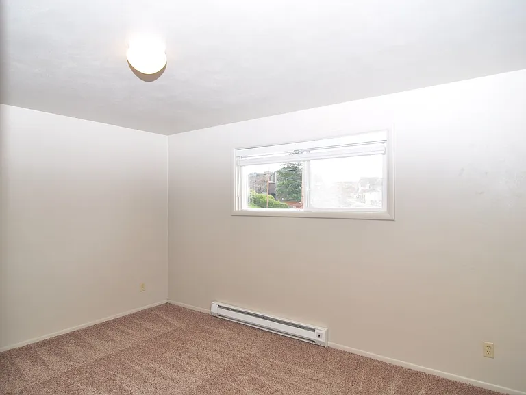 490 S State St — Photo 22