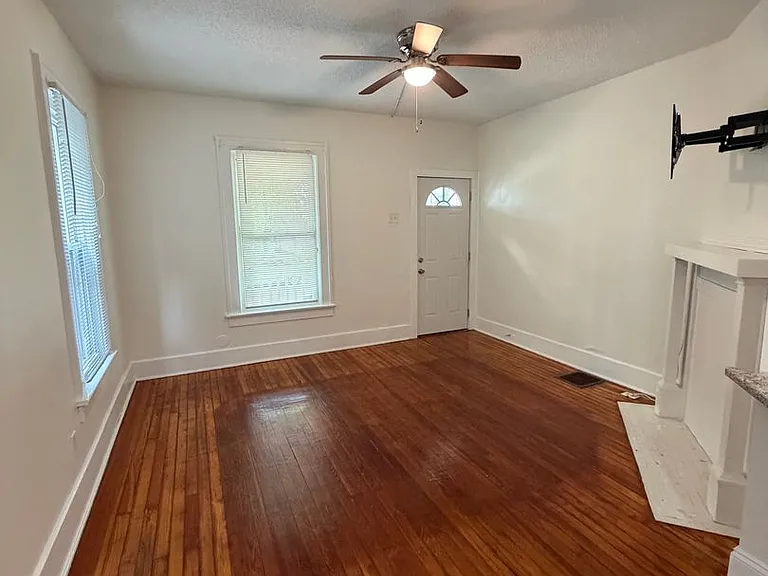 363 E Gates St #1 — Photo 11