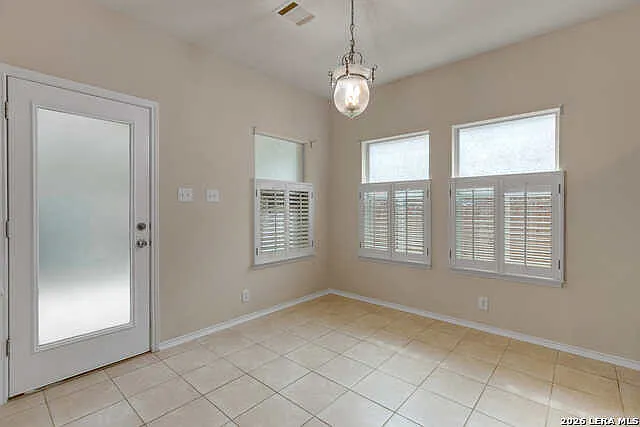 18615 Rogers Gln — Photo 9